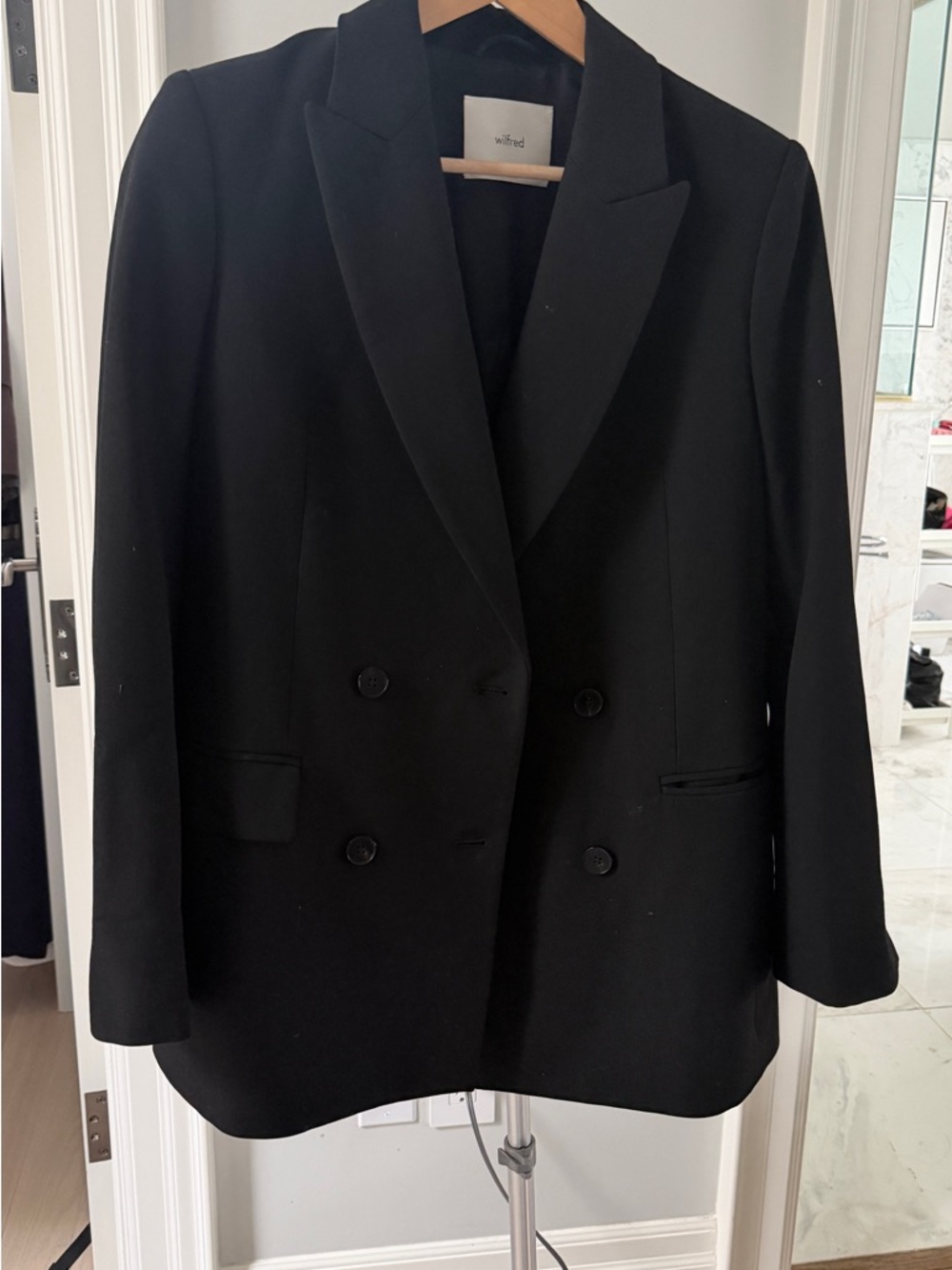 Aritzia Wilfred Black Double-Breasted Tailored Blazer